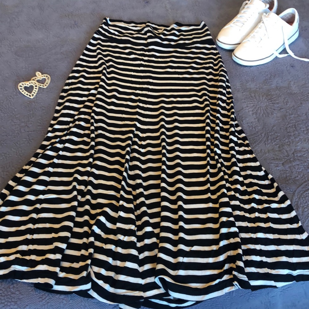Nau Black & White striped maxi or midi skirt